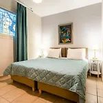 Kitries Summer Getaway - Eden Seaside Holiday home