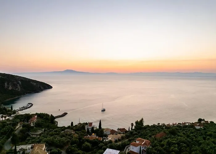 Semesterbostad Kitries Summer Getaway - Eden Seaside