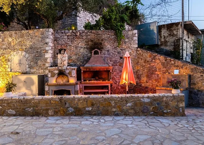 Kitries Summer Getaway - Eden Seaside